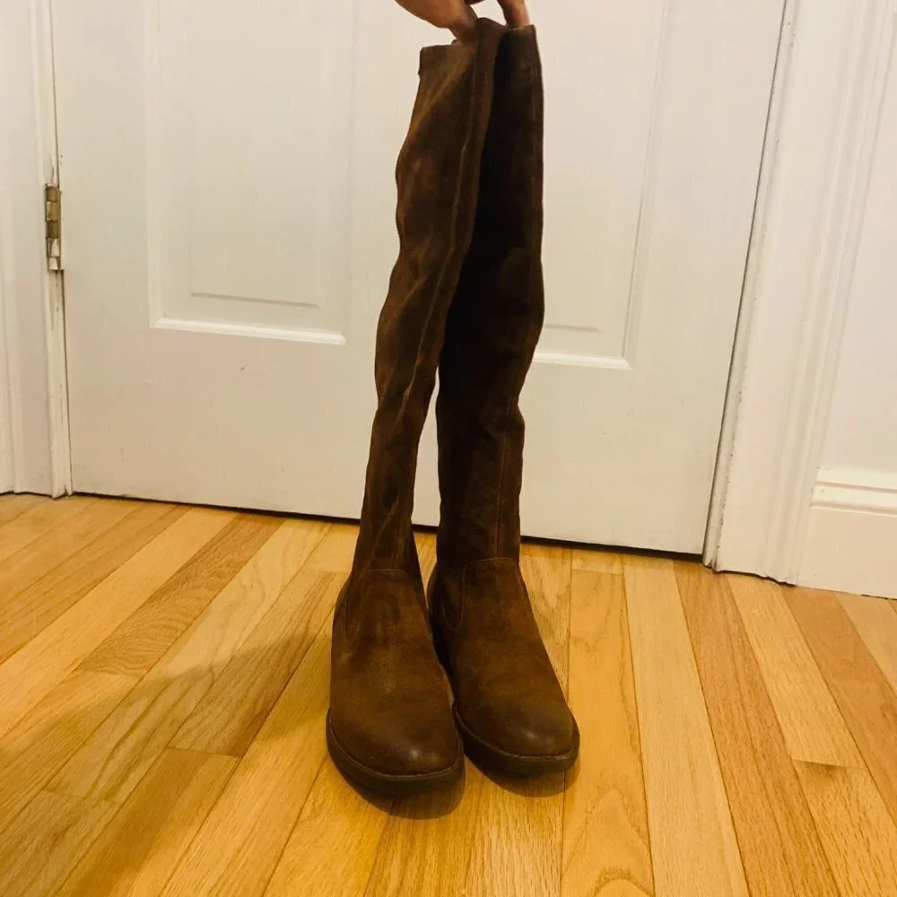 BORN WOMEN'S BORMAN BOOTS ROUND TOE Nubuck Brown Knee-High Riding Boots NEW